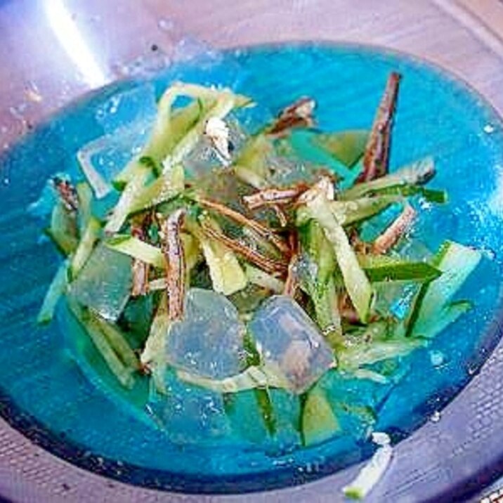 カルシウム強化！　煮干しと胡瓜で寒天サラダ